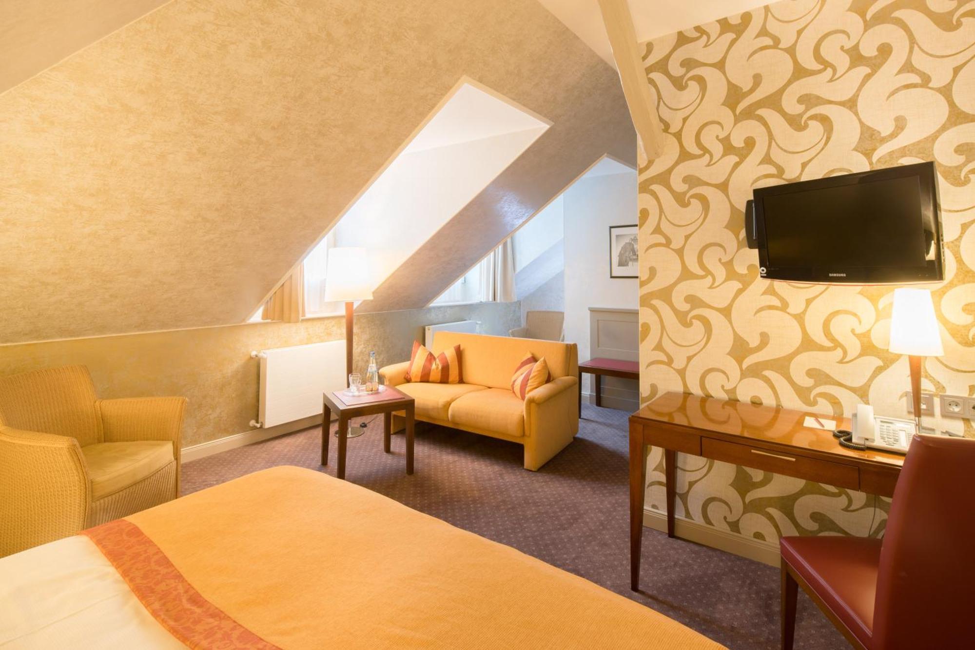 Parkhotel Gueldene Berge Weissenfels Luaran gambar