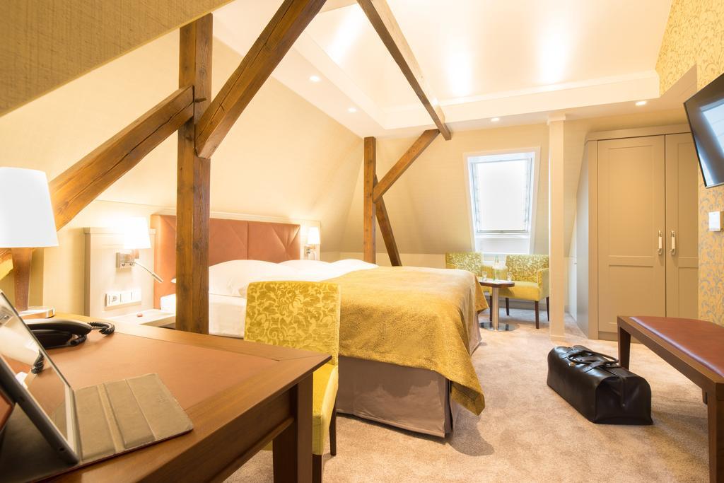 Parkhotel Gueldene Berge Weissenfels Bilik gambar