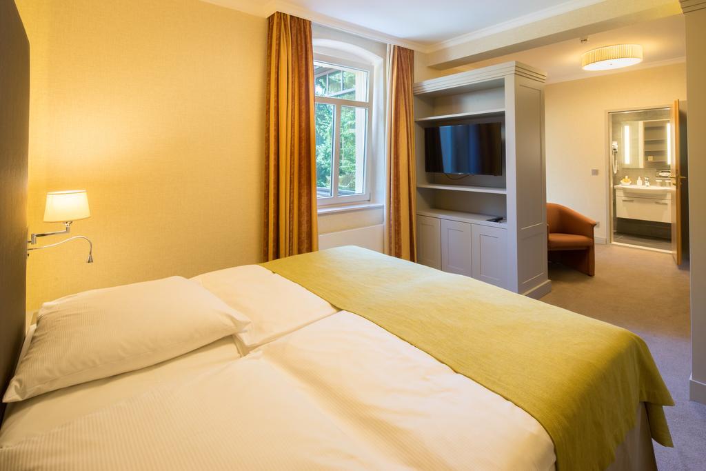 Parkhotel Gueldene Berge Weissenfels Luaran gambar